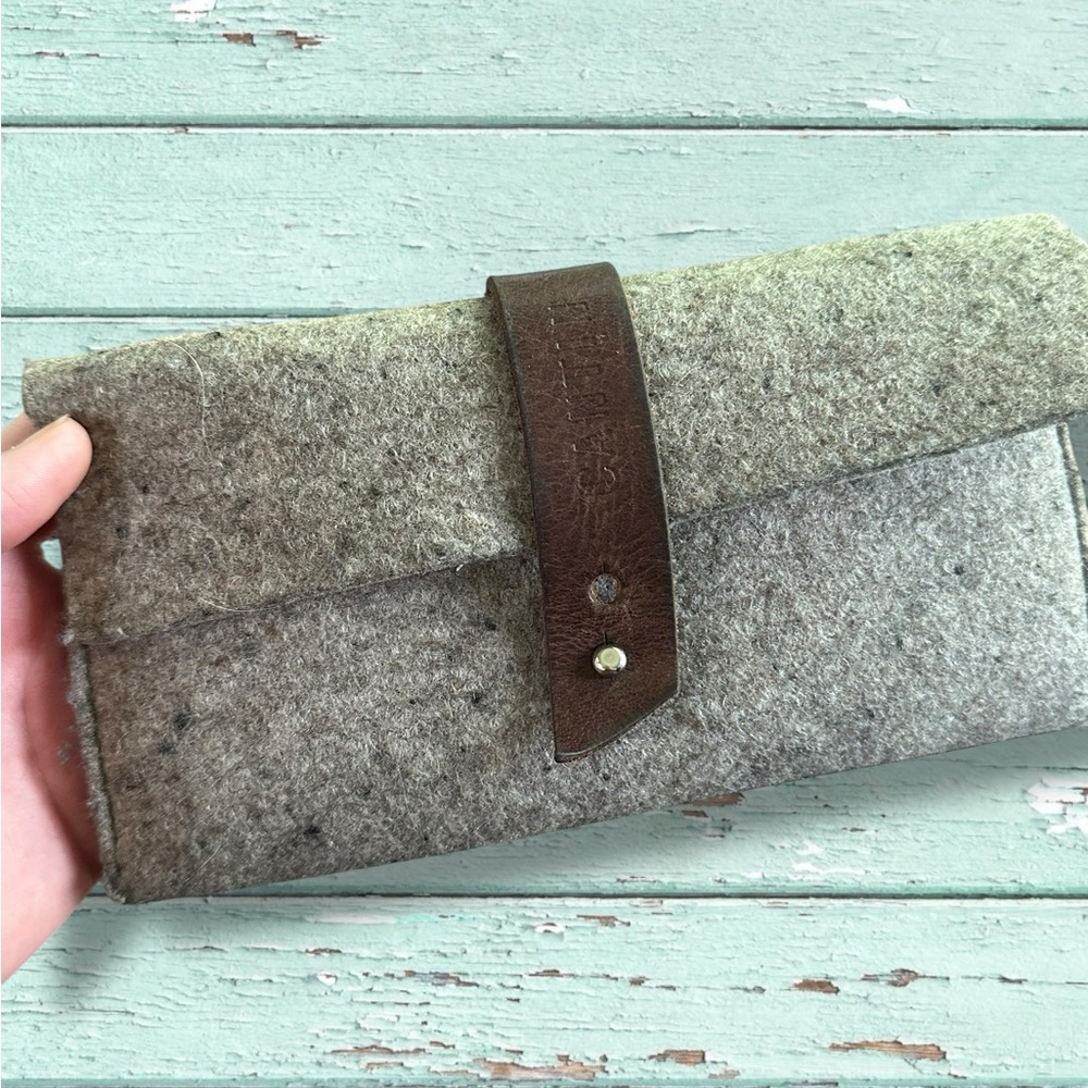 Handmade by Cantin - OOAK Show Toronto - Beige felt & Brown Leather WallerClutch